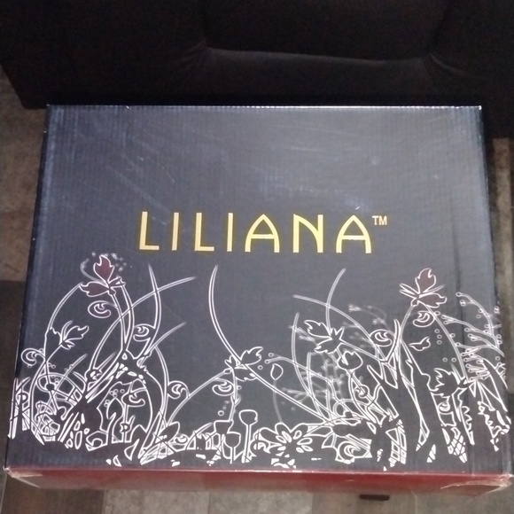 Stylish Silver/Pewter Women's Heels - Picture 11 of 11